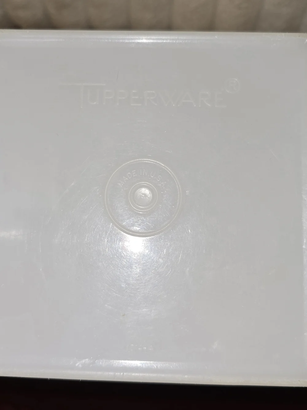 Vintage Tupperware Saltine Cracker Keeper #1314 with Lid #1315